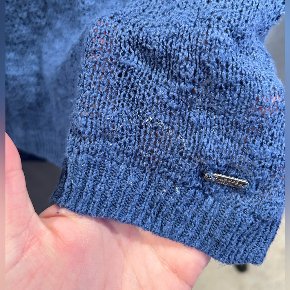 Women’s Sweater - Picture 2 of 4